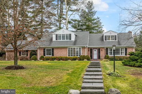 84 Parkside Dr, Princeton, NJ 08540