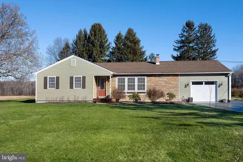 125 Voelbel Rd, Hightstown, NJ 08520