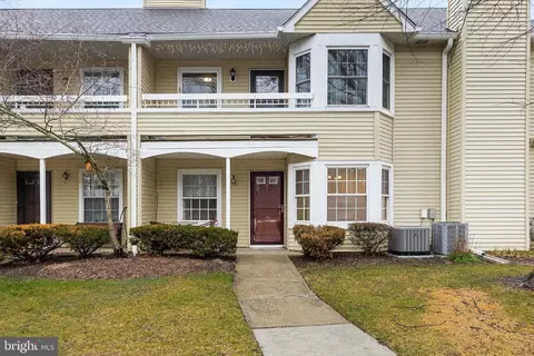 4 Huber Ct, Hightstown, NJ 08520