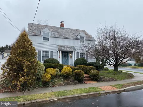 333 Westmoreland Dr, Ewing, NJ 08618