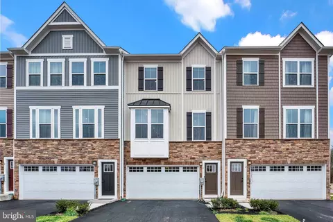 4 Dolcie Ln, Lawrence Township, NJ 08648