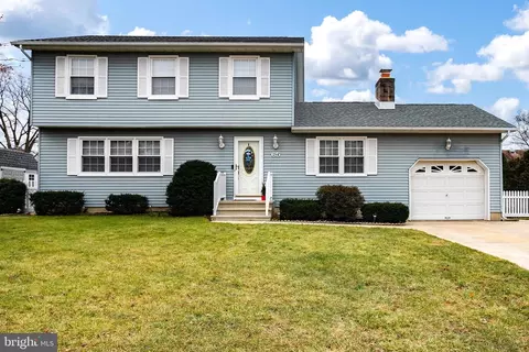 65 Quimby Ave, Hamilton, NJ 08610