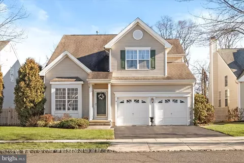 18 Eldridge Dr, Robbinsville, NJ 08691