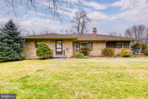 923 Lawrence Rd, Lawrence Township, NJ 08648