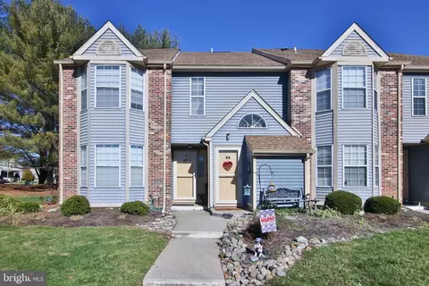 31 Tilia Ct, Hamilton, NJ 08690