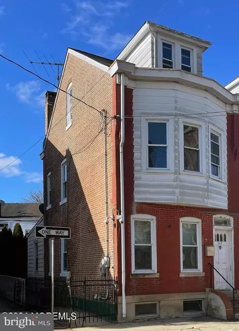 147 Grand St, Trenton, NJ 08611