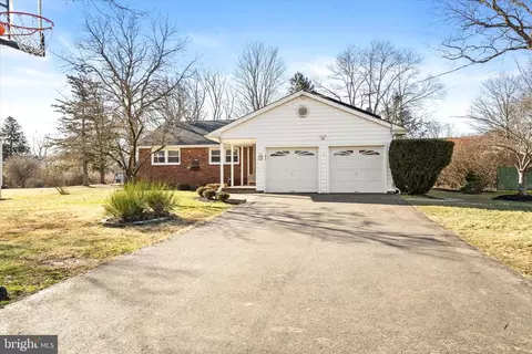 14 Moores Mill Mount Rose Rd, Pennington, NJ 08534