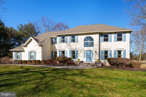 2 Dean Ct, West Windsor, NJ 08550