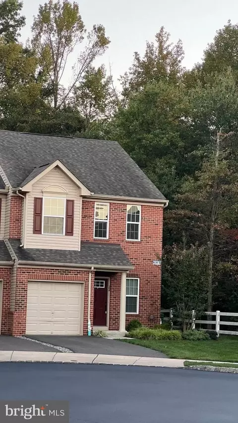 22 Ventana Ct, Hamilton, NJ 08619