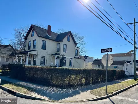 105 Lafayette Ave, Hamilton, NJ 08610