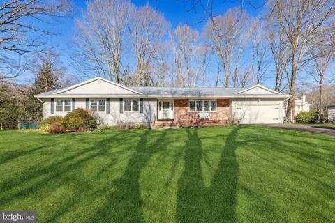 20 Sutton, Hightstown, NJ 08520