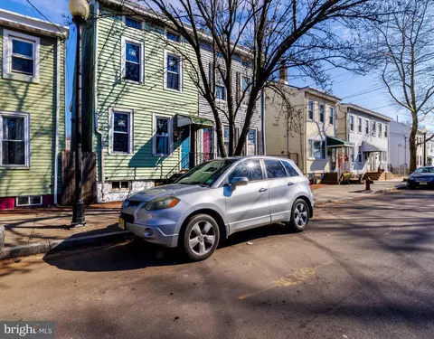 858 Lamberton St, Trenton, NJ 08611