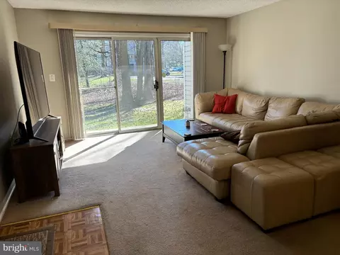 2 Aspen Ct, Trenton, NJ 08619
