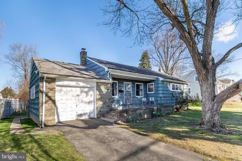 1 Rutledge Ave, Ewing, NJ 08618