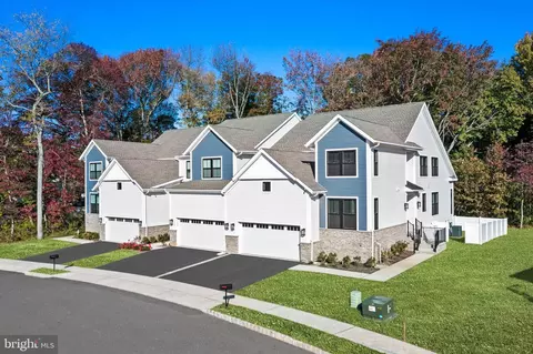 18 Kay Chiarello Way, Hamilton, NJ 08690
