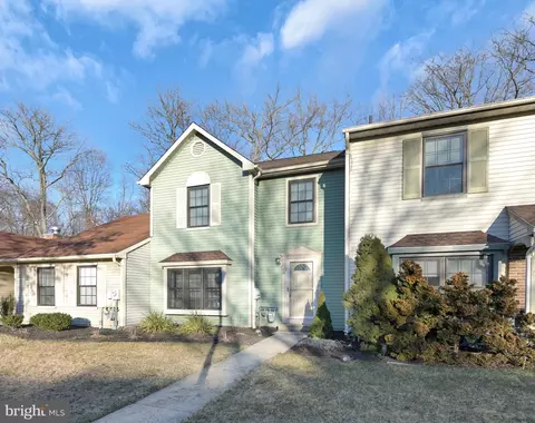16 Stratton Ct, Robbinsville, NJ 08691