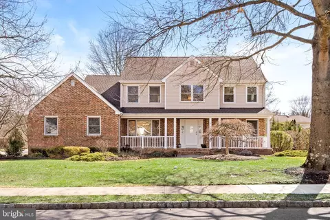 7 Ashwood Ct, Lawrenceville, NJ 08648