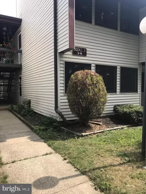 11 J Avon Dr, East Windsor, NJ 08520