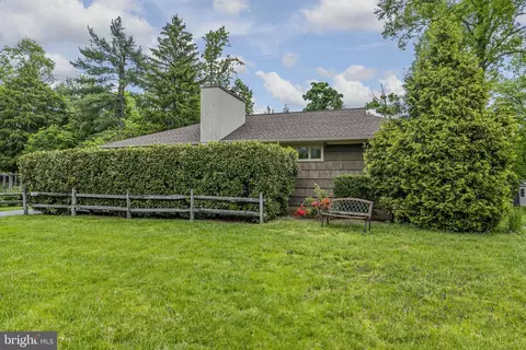 73 Harriet Dr, Princeton, NJ 08540