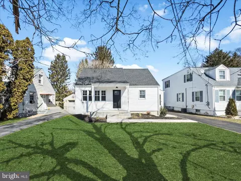 36 Iowana Ave, Ewing, NJ 08638