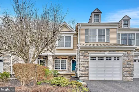 21 Tree Swallow Dr, Princeton, NJ 08540