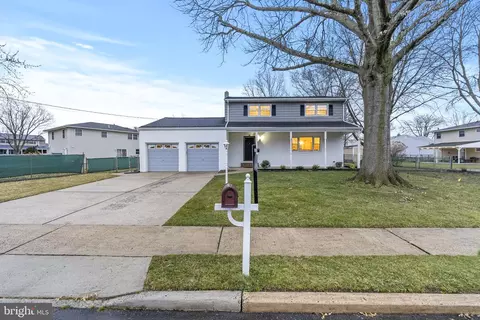 12 Rivulet Way, Hamilton, NJ 08619
