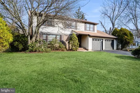 3 Wexford Dr, Lawrenceville, NJ 08648