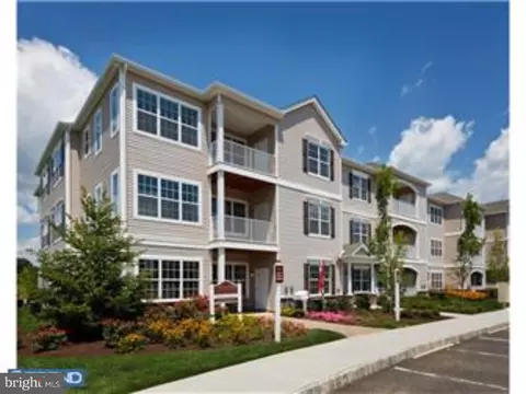 322 Timberlake Dr, Ewing, NJ 08618