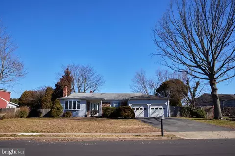 18 Tar Heels Rd, Hamilton, NJ 08619