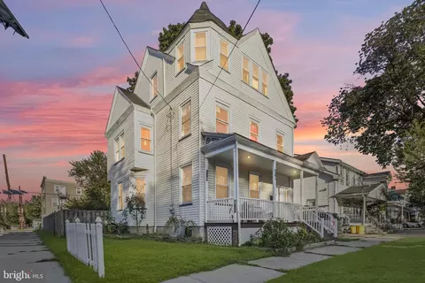 902 Revere Ave, Trenton, NJ 08629