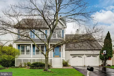 14 Larchmont Ct, Pennington, NJ 08534