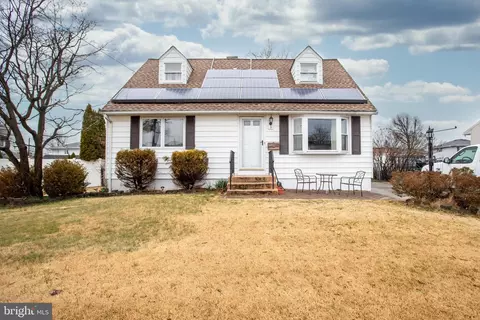 3 Duncan Dr, Hamilton, NJ 08690