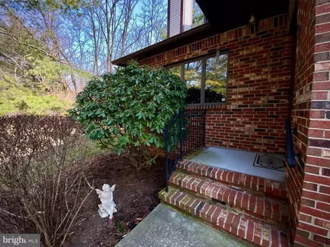 15 Cromwell Ct, Trenton, NJ 08628