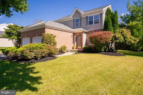 46 Manley Rd, Pennington, NJ 08534