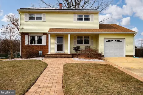 44 Albemarle Rd, Hamilton, NJ 08690