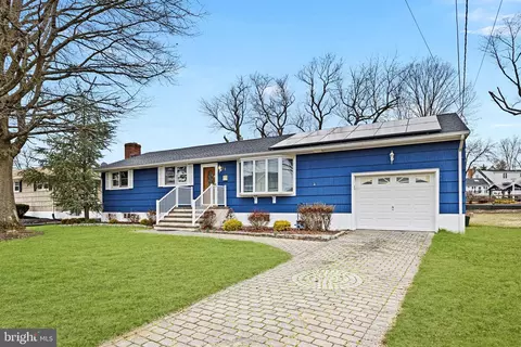 5 Japril Dr, Hamilton, NJ 08619