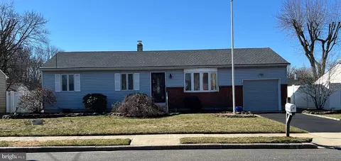 9 Rock Royal Rd, Hamilton, NJ 08620