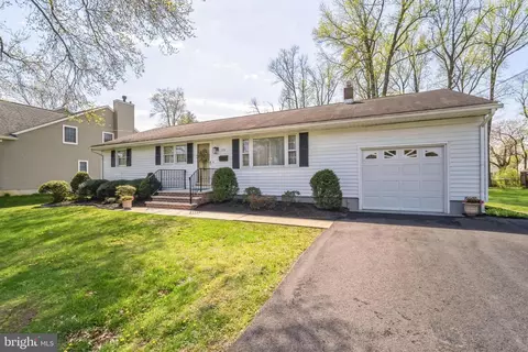 173 Lenox Ave, Hamilton, NJ 08620