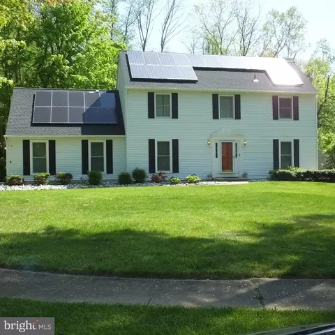 15 Locke Ct, Ewing, NJ 08628