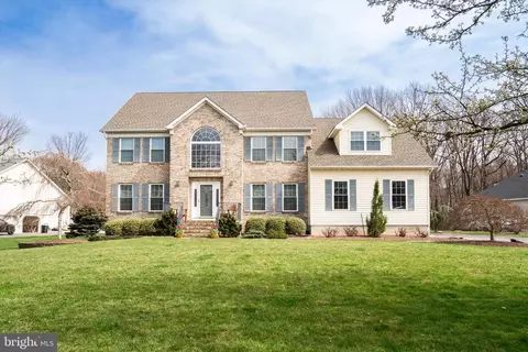 16 Annie Ln, Robbinsville, NJ 08691