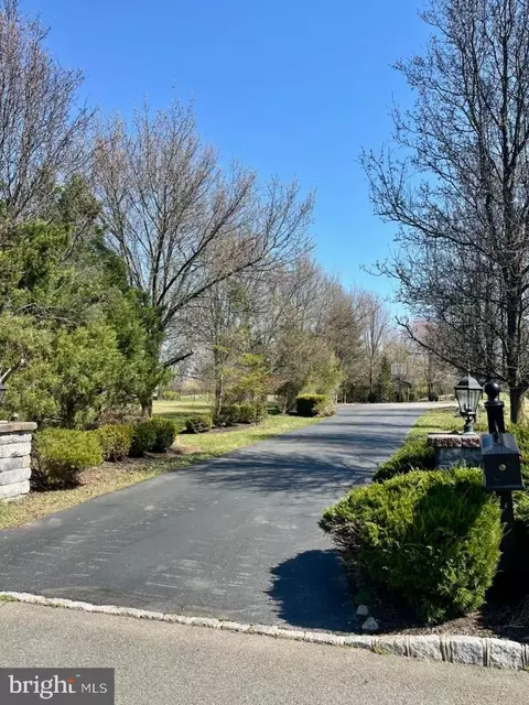 6 Madison Ave, Pennington, NJ 08534