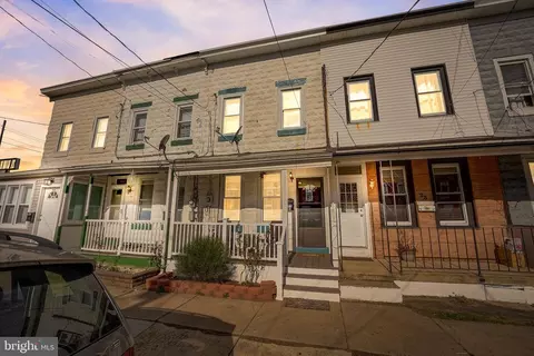 21 Lily St, Hamilton, NJ 08610