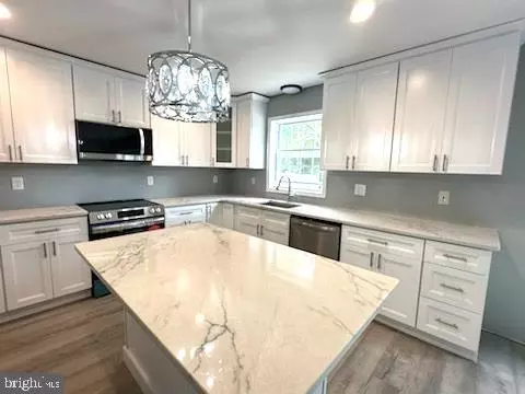 Kitchen - 233 Robbins Ave, Ewing, NJ 08638 photo 1 of 7