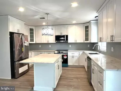 Kitchen - 233 Robbins Ave, Ewing, NJ 08638 photo 6 of 7