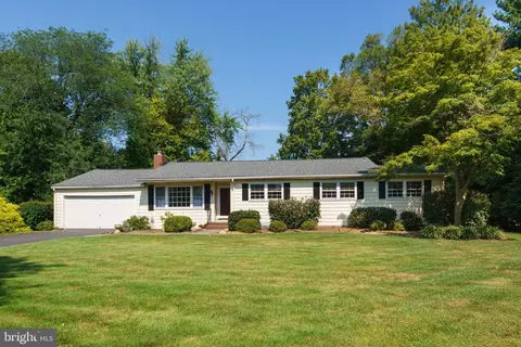 13 Brandon Rd W, Pennington, NJ 08534