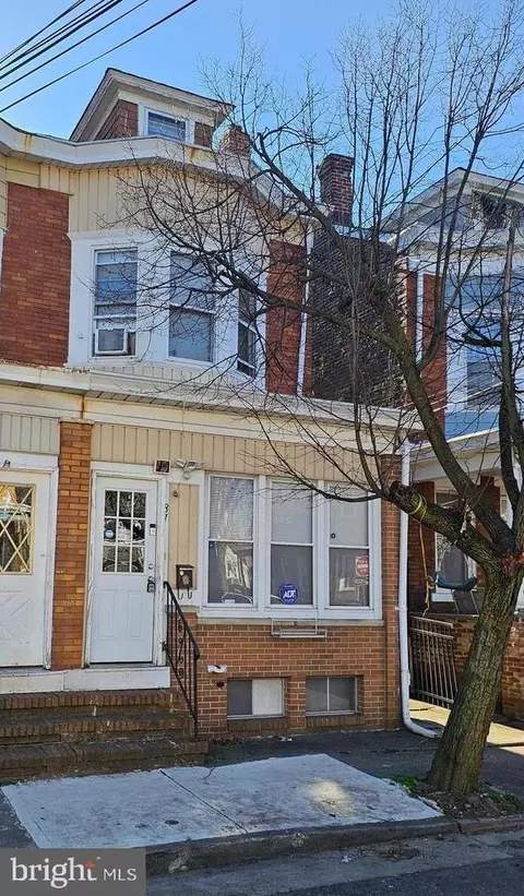 81 Liberty St, Trenton, NJ 08611
