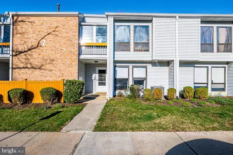 2 D Lake Dr, Hightstown, NJ 08520