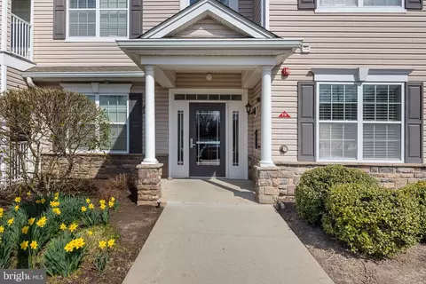 428 Timberlake Dr, Ewing, NJ 08618