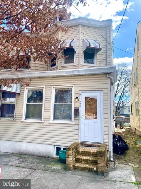 720 Ohio Ave, Trenton, NJ 08638