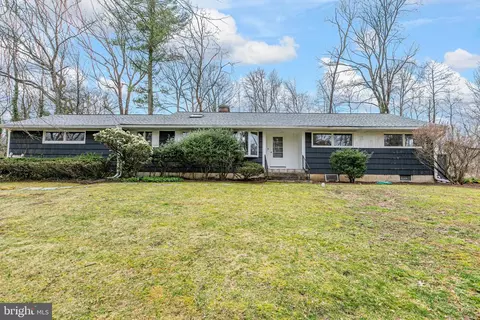 41 Manning Ln, Lawrence Township, NJ 08648